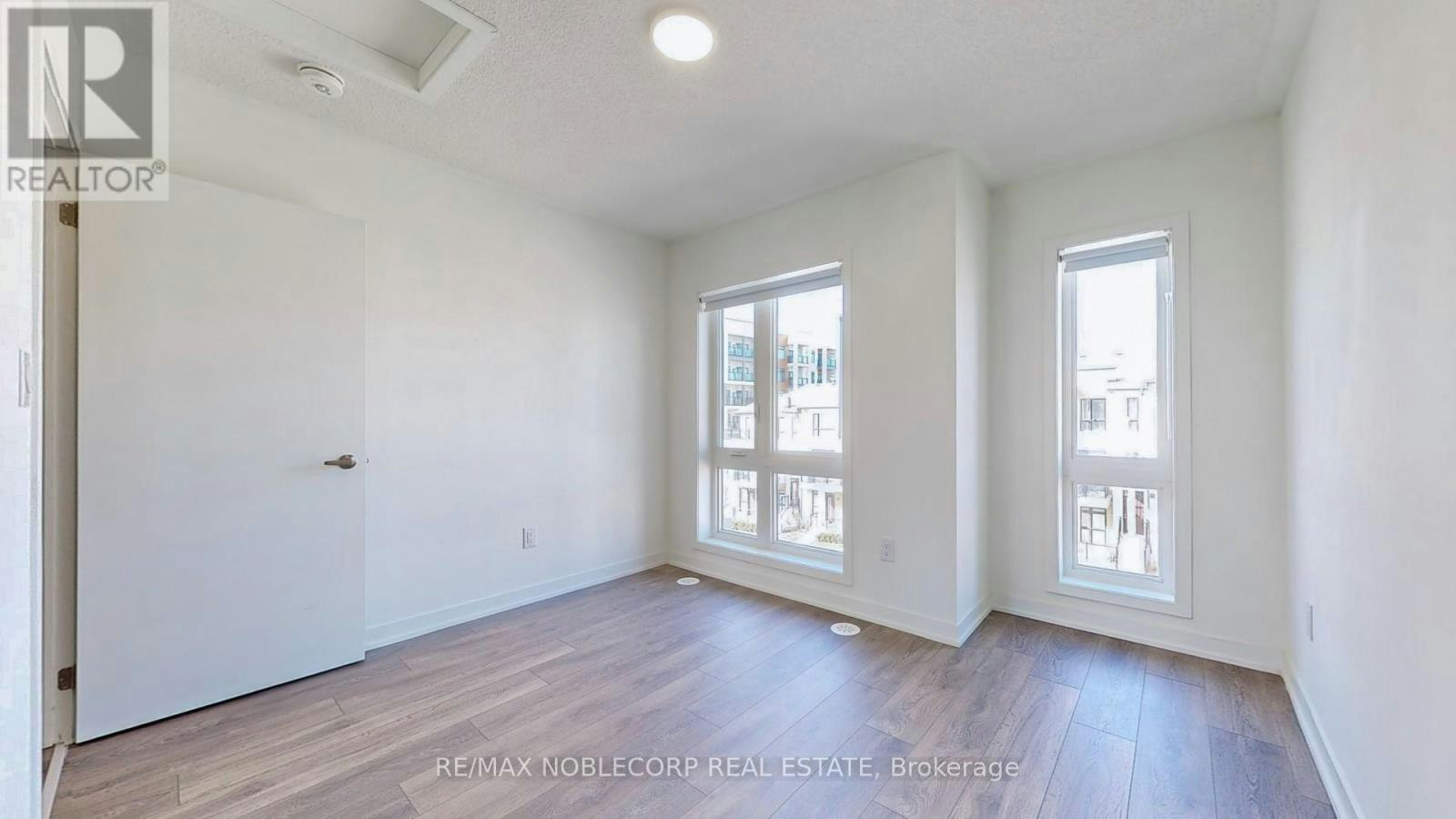 205-145 Canon Jackson Drive, Toronto, ON, M6M 2G1 - 25