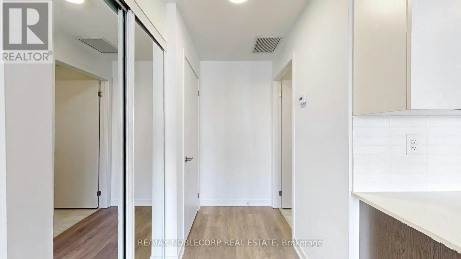 205-145 Canon Jackson Drive, Toronto, ON, M6M 2G1 - 13