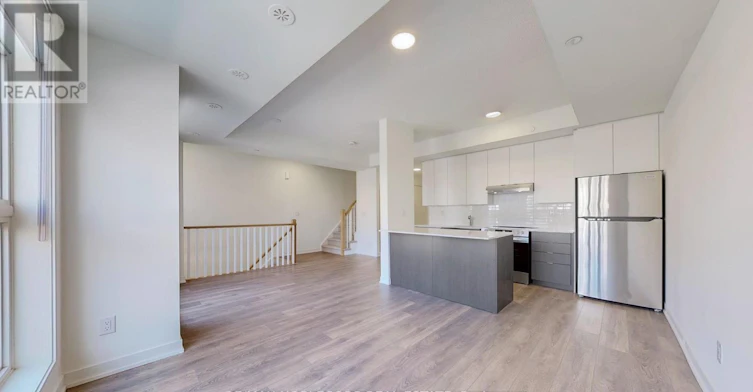 205-145 Canon Jackson Drive, Toronto, ON, M6M 2G1 - 5