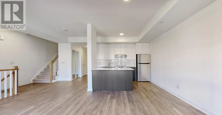 205-145 Canon Jackson Drive, Toronto, ON, M6M 2G1 - 4