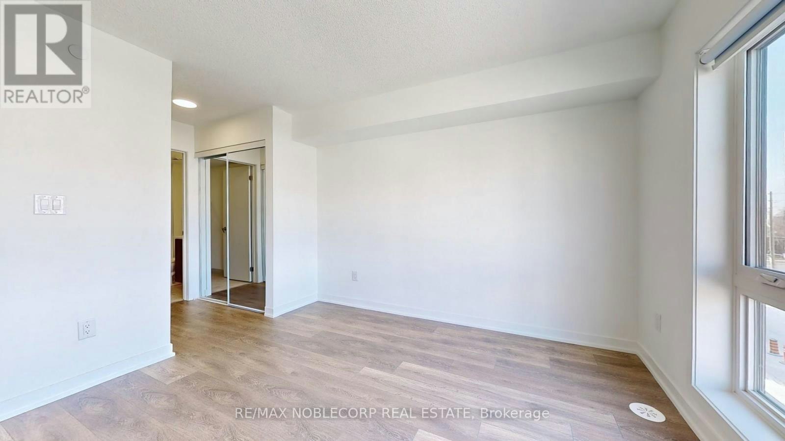 205-145 Canon Jackson Drive, Toronto, ON, M6M 2G1 - 19