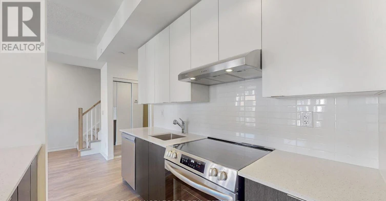 205-145 Canon Jackson Drive, Toronto, ON, M6M 2G1 - 9