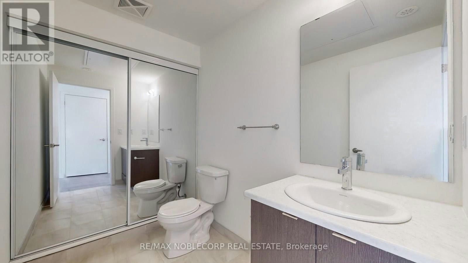 205-145 Canon Jackson Drive, Toronto, ON, M6M 2G1 - 14