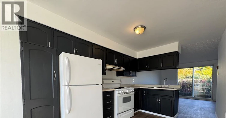 4-32 Ralgreen Crescent, Kitchener, ON, N2M 1T9 - 2