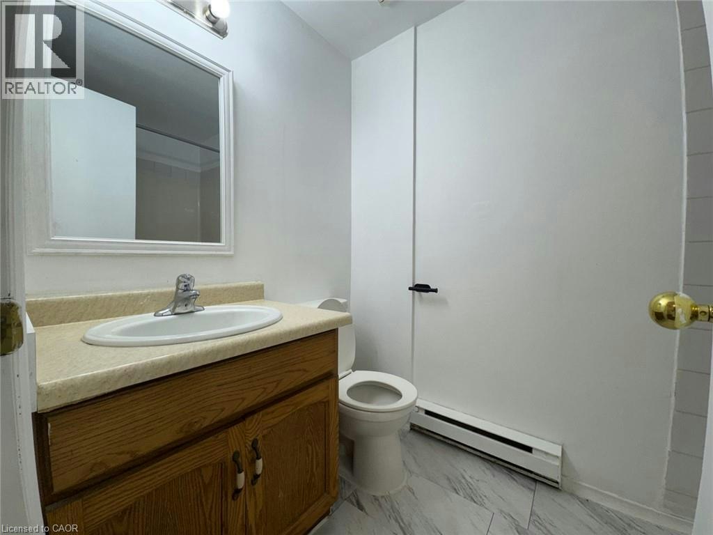 4-32 Ralgreen Crescent, Kitchener, ON, N2M 1T9 - 5