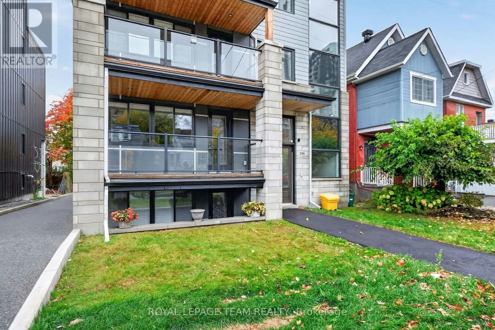 2-336 Tweedsmuir Avenue, Ottawa, ON, K1Z 5N4