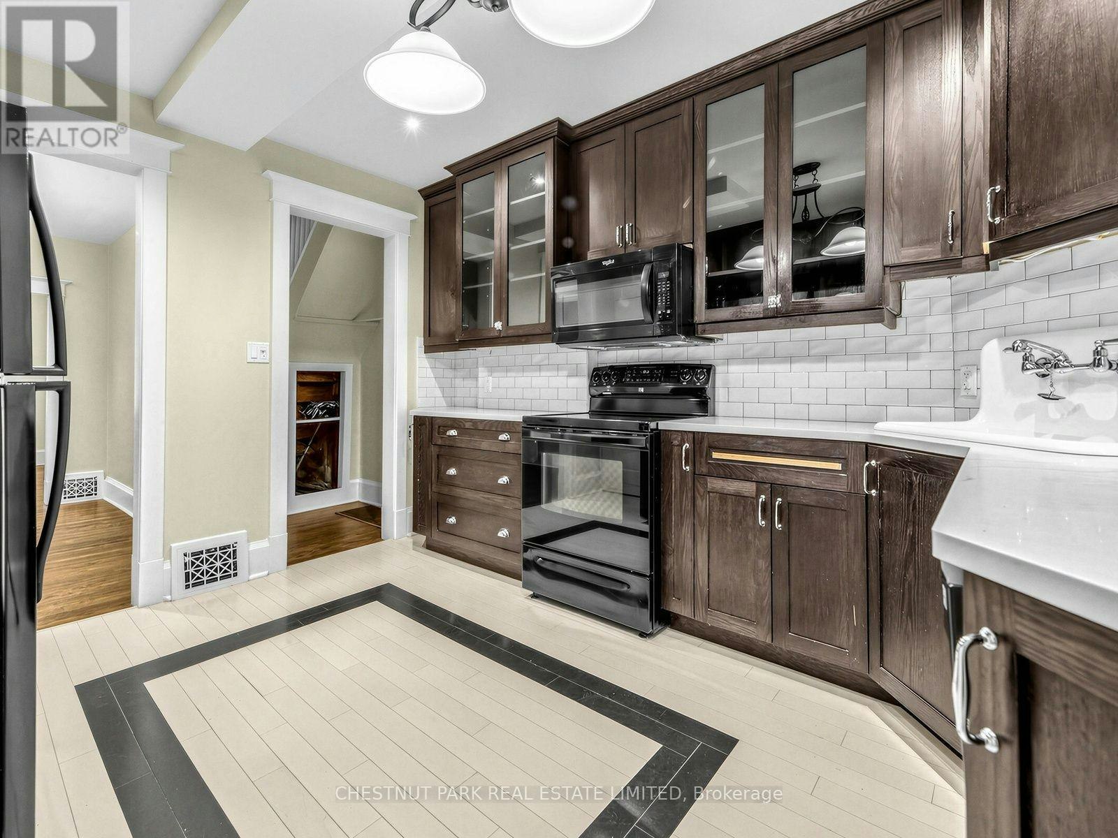 148 Felstead Avenue, Toronto, ON, M4J 1G5 - 11