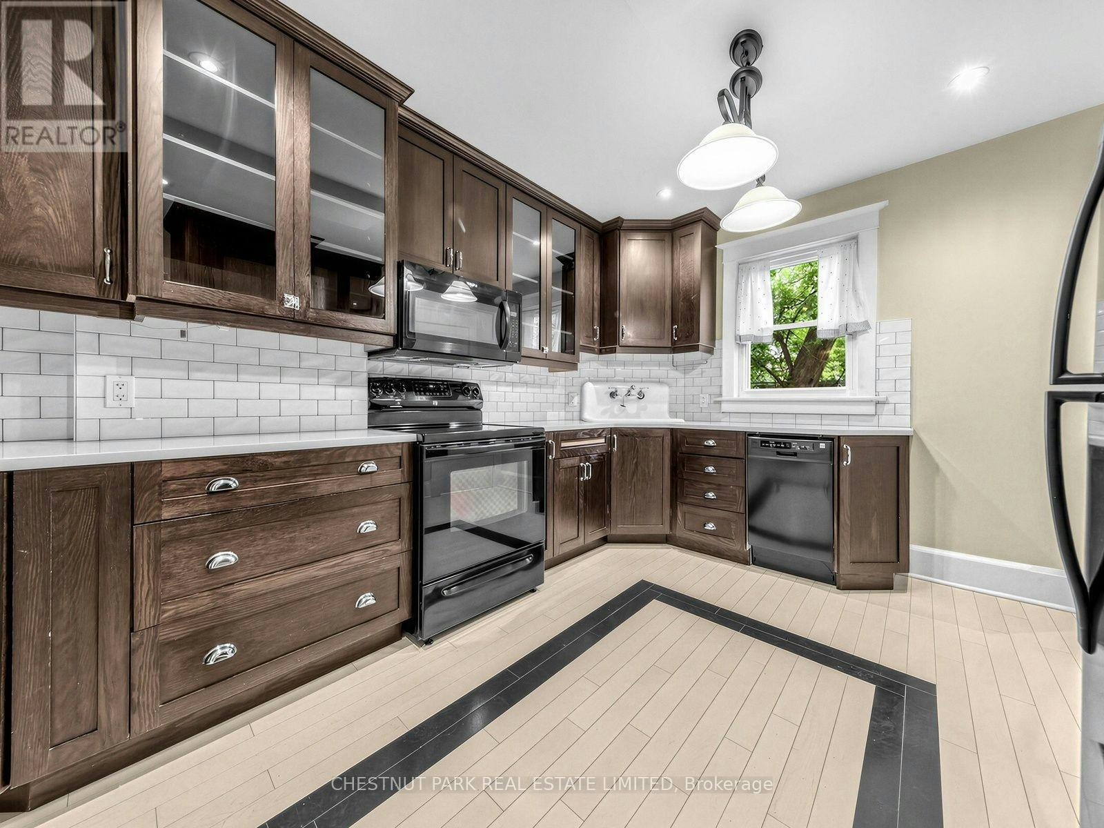 148 Felstead Avenue, Toronto, ON, M4J 1G5 - 9