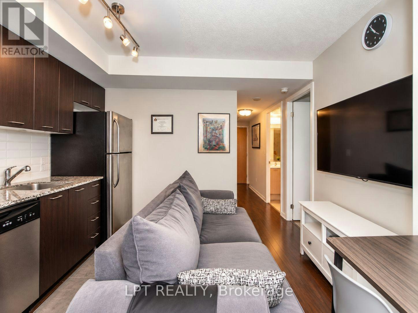 420-38 Joe Shuster Way, Toronto, ON, M6K 0A5 - 8