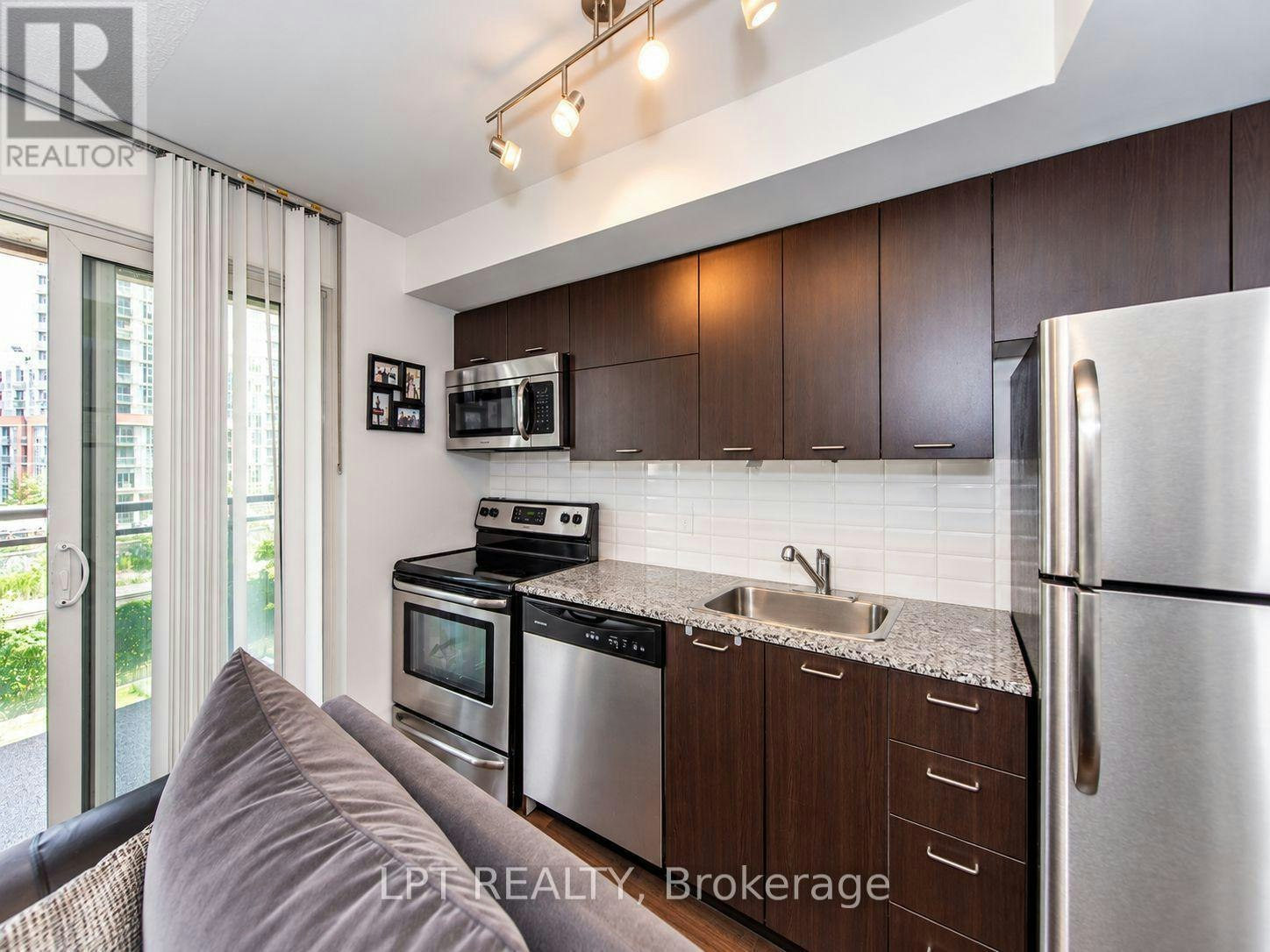 420-38 Joe Shuster Way, Toronto, ON, M6K 0A5 - 7