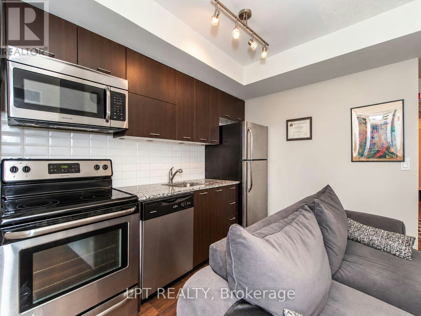 420-38 Joe Shuster Way, Toronto, ON, M6K 0A5 - 11
