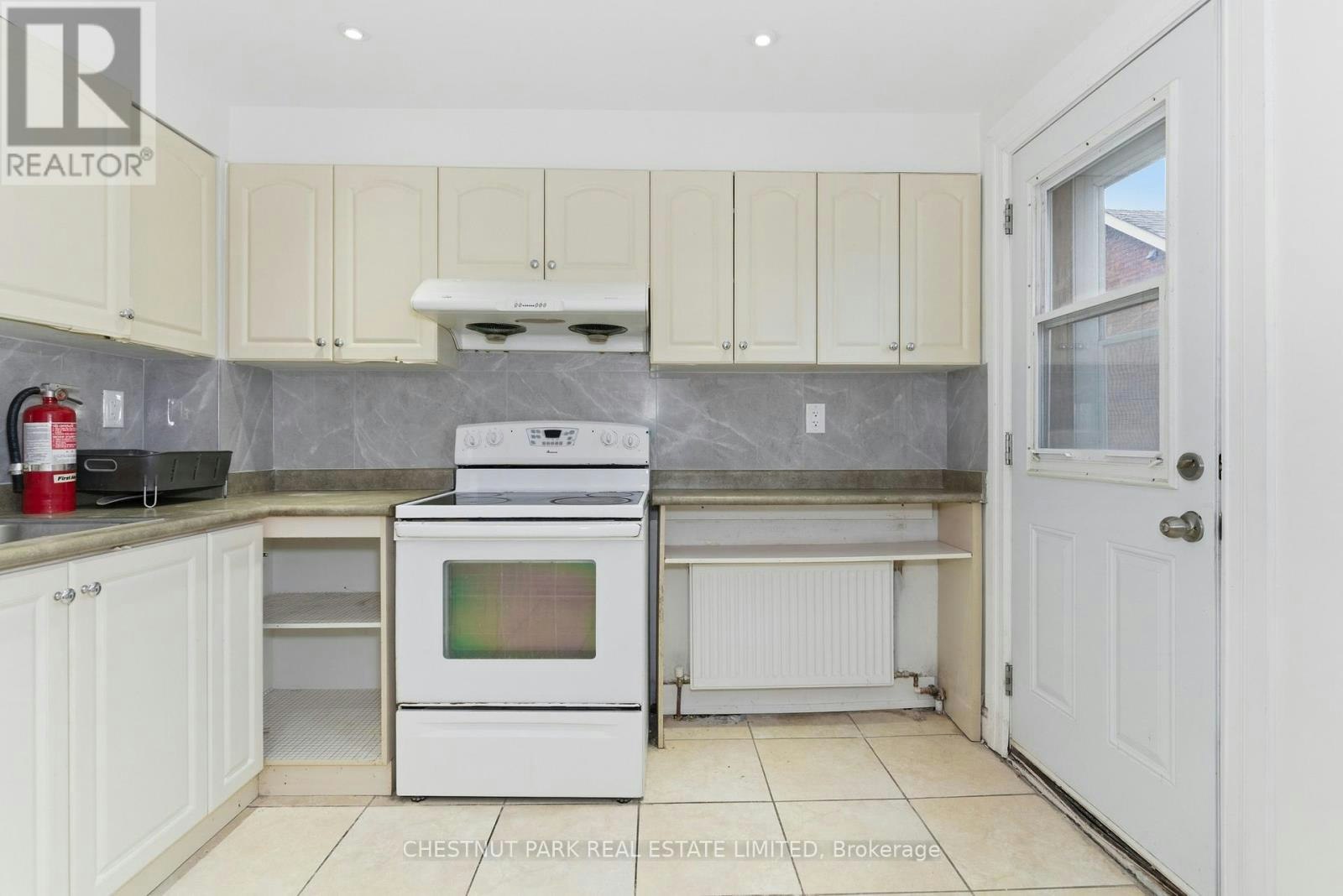 41 Roncesvalles Avenue, Toronto, ON, M6R 2K4 - 8