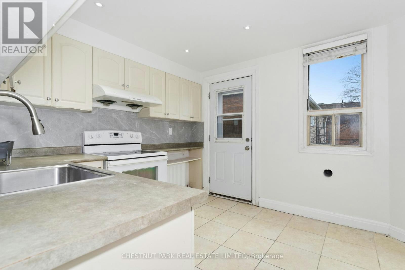 41 Roncesvalles Avenue, Toronto, ON, M6R 2K4 - 7