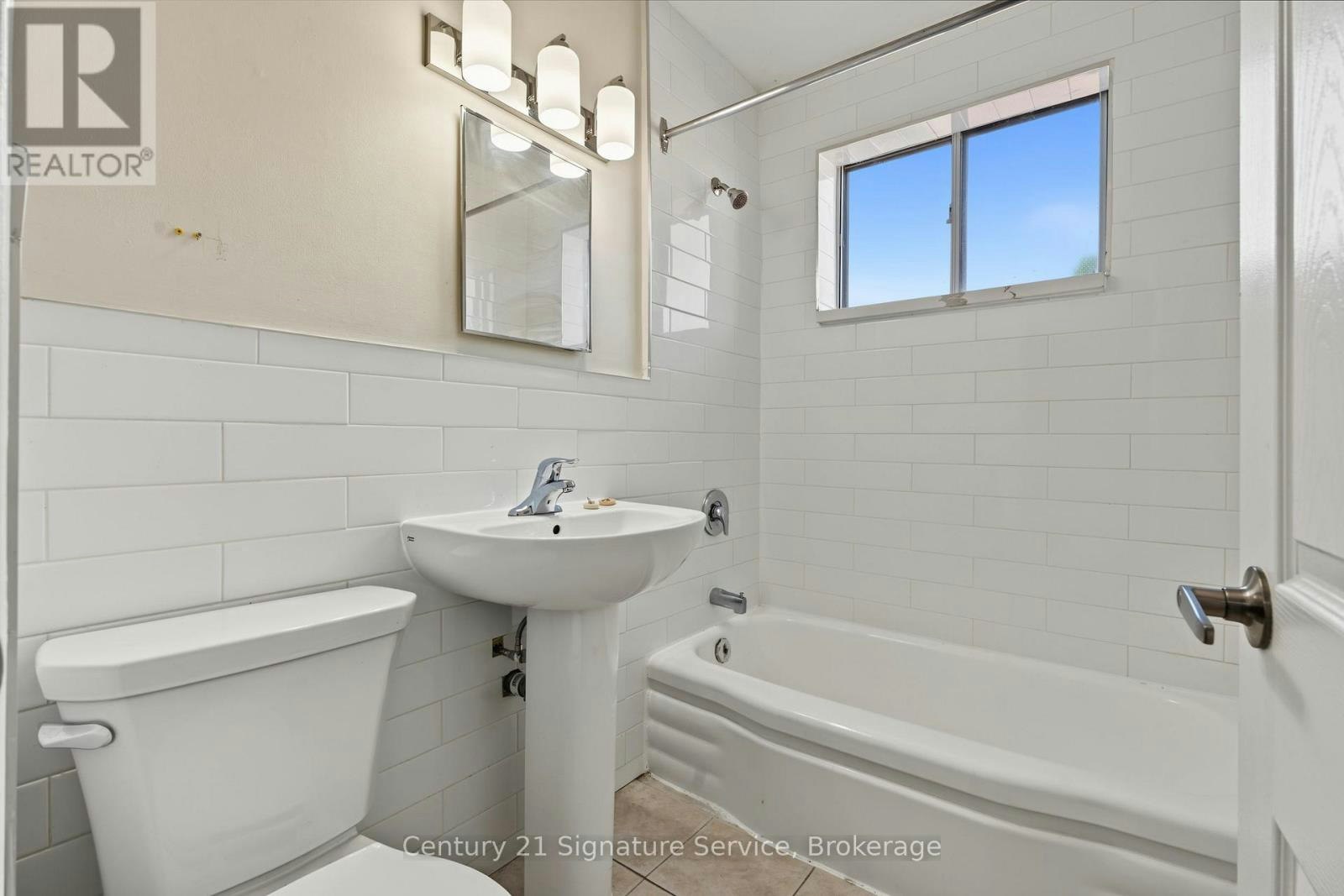 1254 Fennell Avenue E, Hamilton, ON, L8T 1T4 - 14