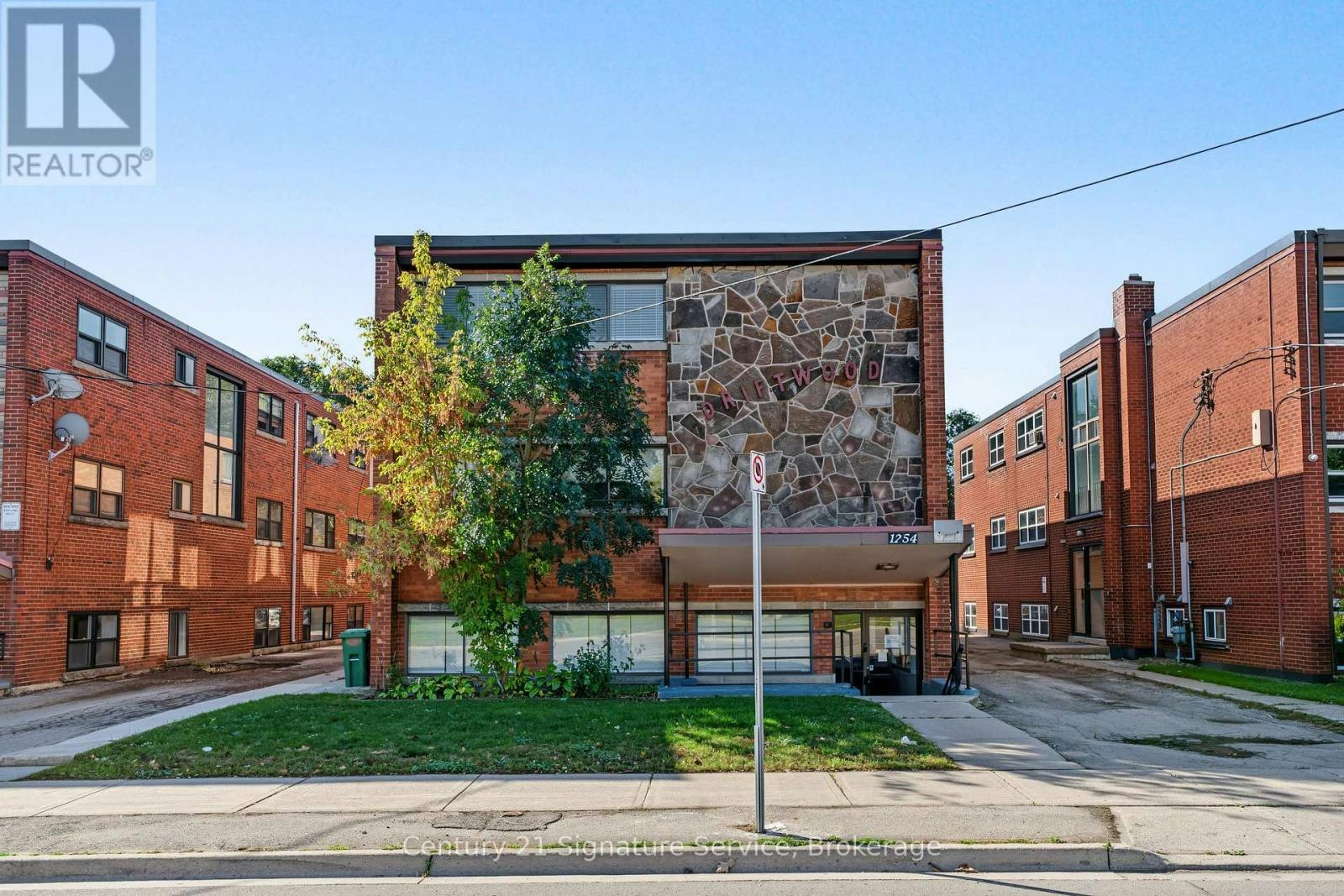 1254 Fennell Avenue E, Hamilton, ON, L8T 1T4 - 2