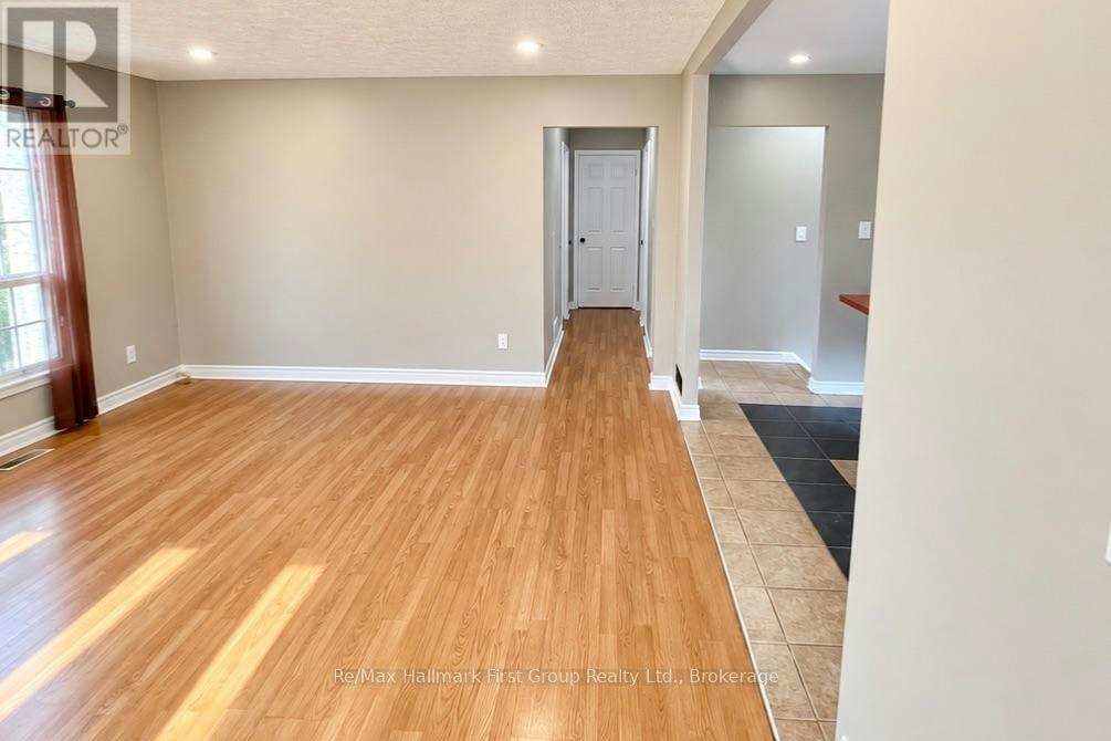MAIN-78 Commerford Street, Thorold, ON, L2V 4R1 - 2