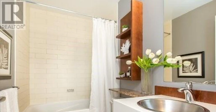 706-9 Spadina Avenue, Toronto, ON, M5V 3V5 - 6