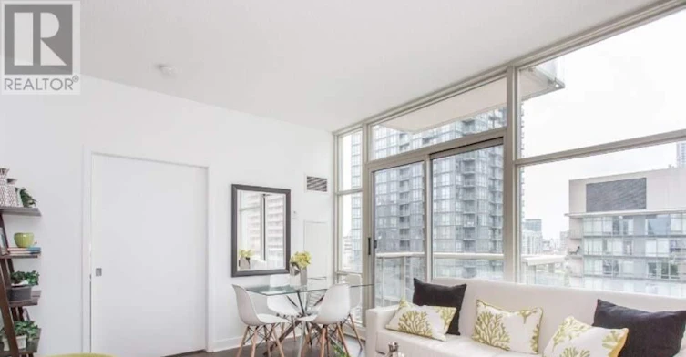 706-9 Spadina Avenue, Toronto, ON, M5V 3V5 - 4