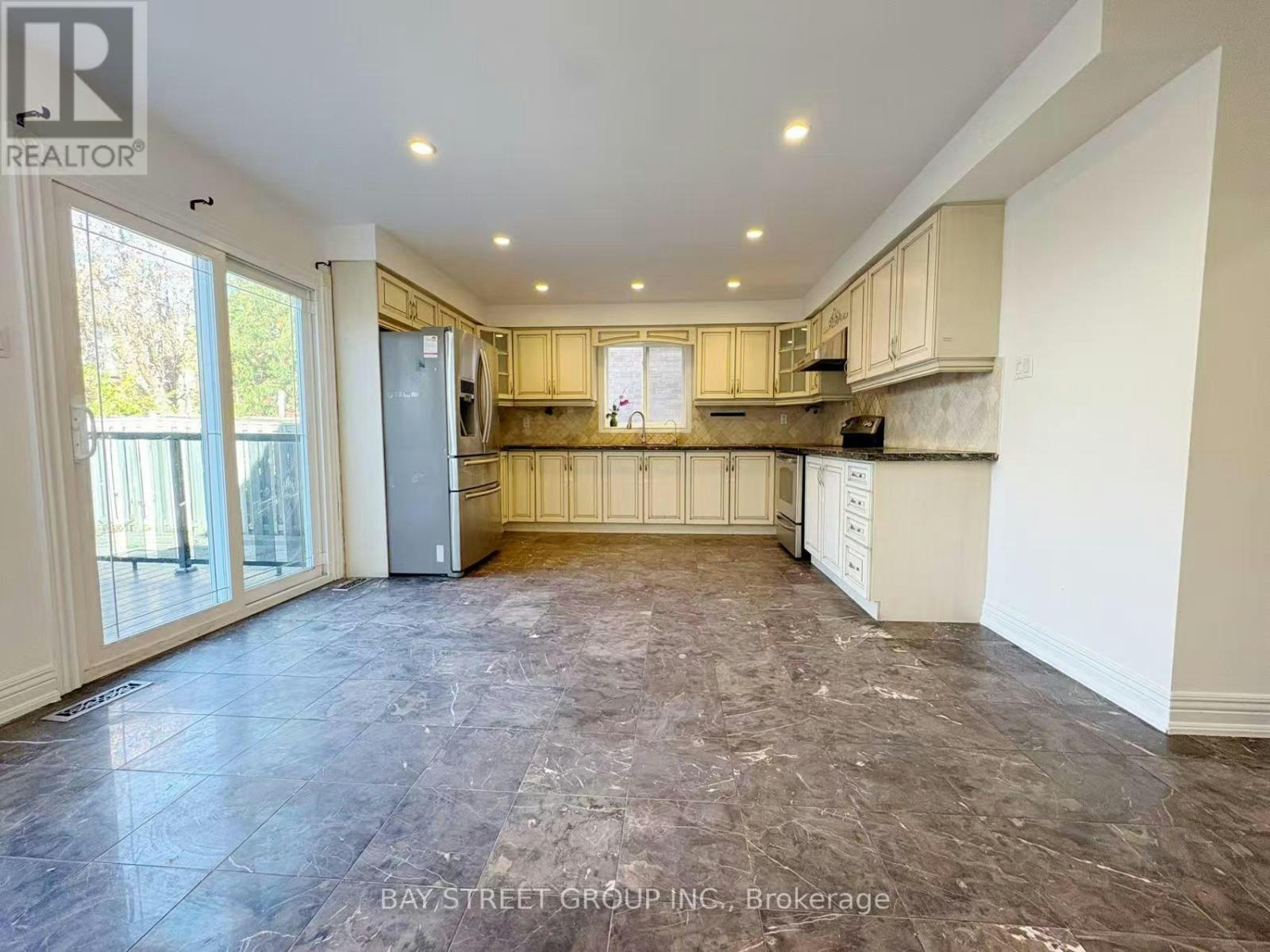 48 New Forest Square, Toronto, ON, M1V 2Z8 - 6