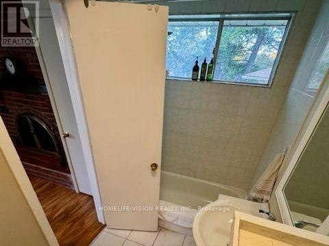 103 Laurentide Drive, Toronto, ON, M3A 3E4 - 9