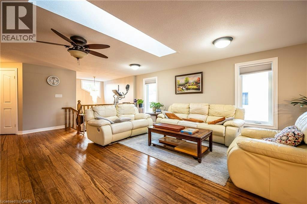 Upper-214 Misty Court, Kitchener, ON, N2B 3V4 - 3