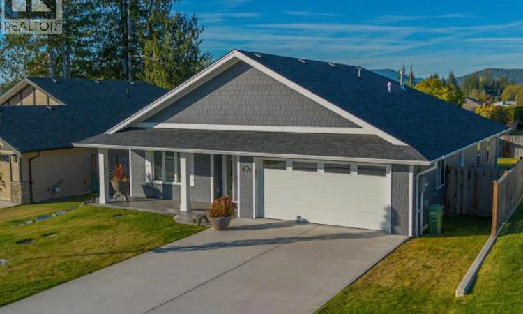 7452 Gabriola Crescent