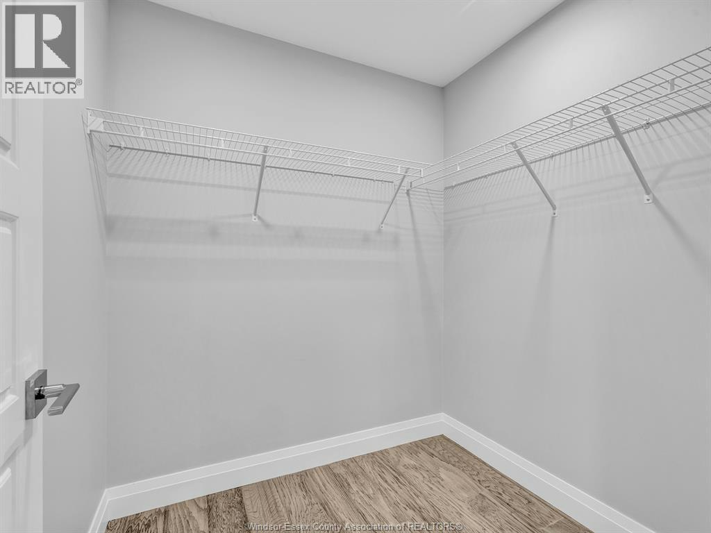 MAIN-114 Bear Street, Essex, ON, N8M 0A9 - 12