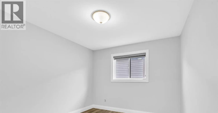 MAIN-114 Bear Street, Essex, ON, N8M 0A9 - 15