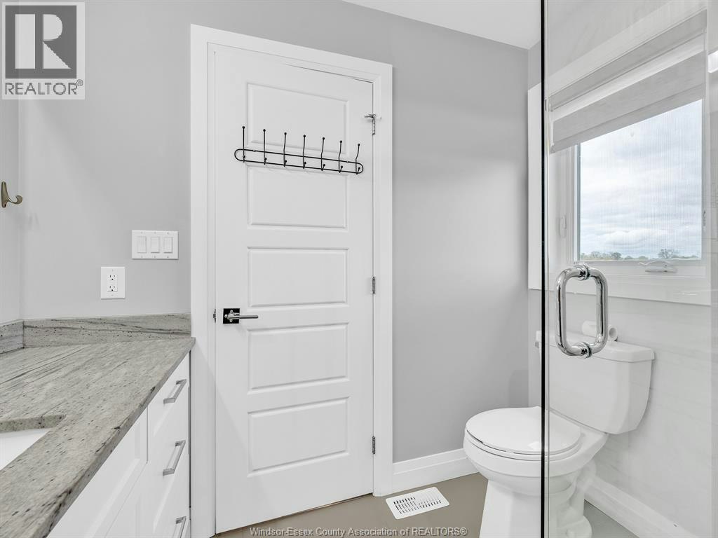 MAIN-114 Bear Street, Essex, ON, N8M 0A9 - 18