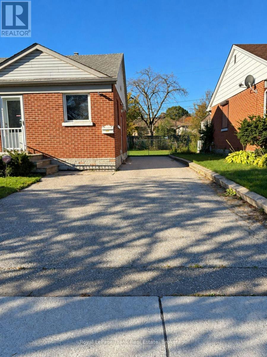 66 Admiral Road, Ajax, ON, L1S 2N9 - 2