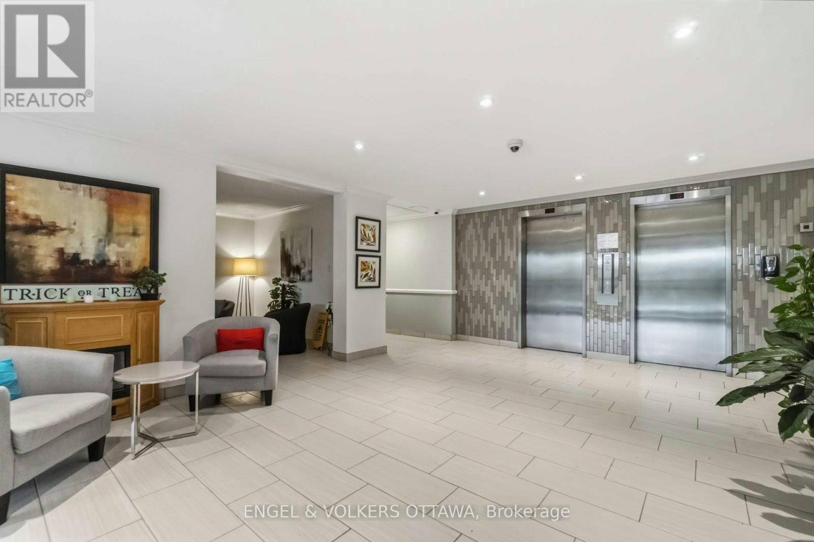 1107-2400 Virginia Drive, Ottawa, ON, K1H 8L3 - 2