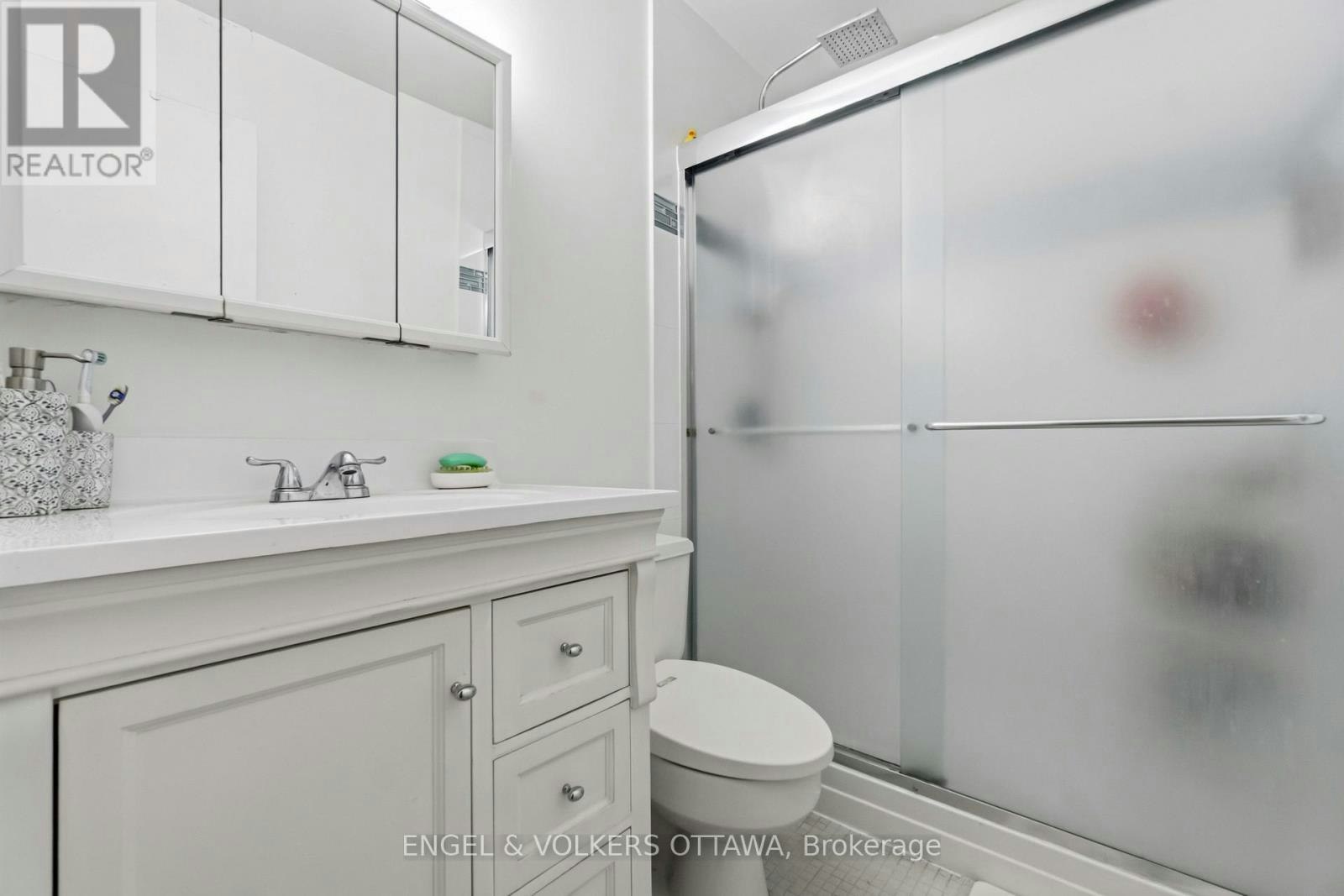 1107-2400 Virginia Drive, Ottawa, ON, K1H 8L3 - 9