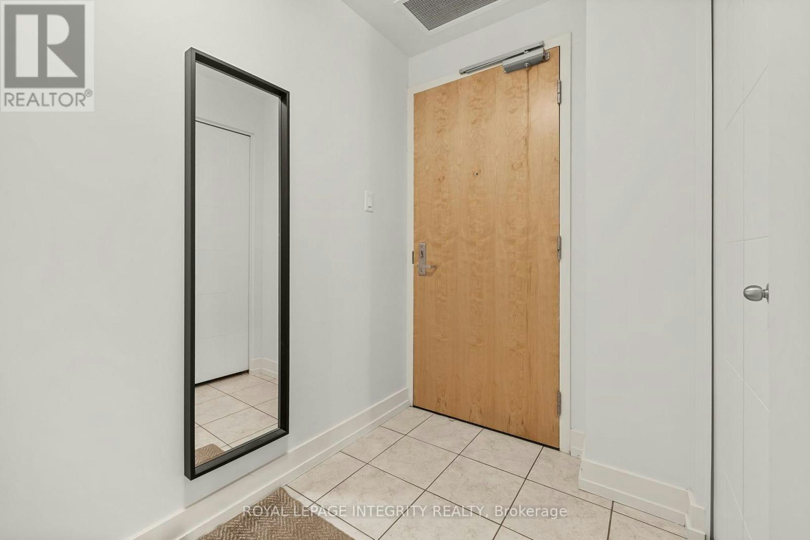 1004-179 Metcalfe Street, Ottawa, ON, K2P 1P7 - 3