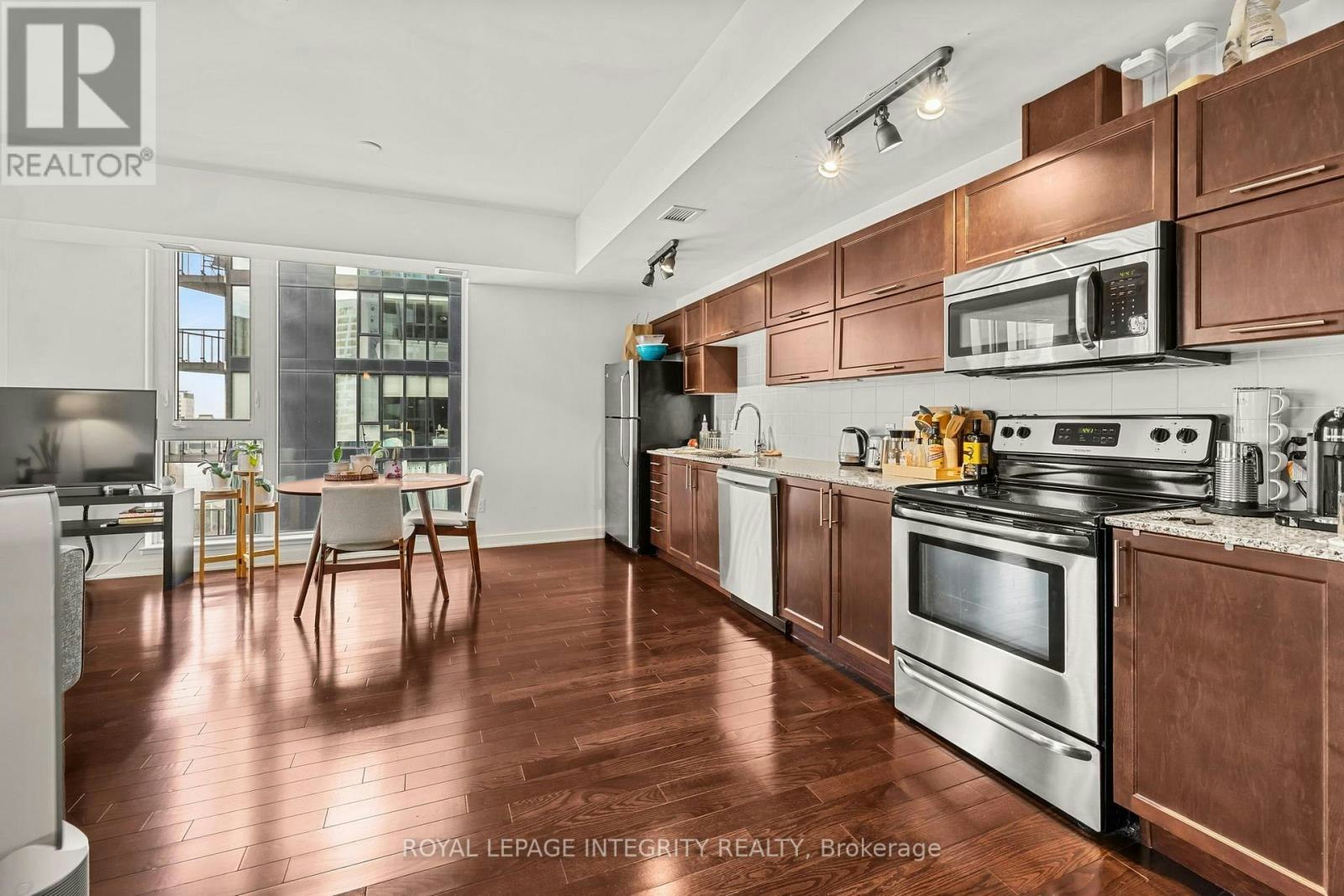 1004-179 Metcalfe Street, Ottawa, ON, K2P 1P7 - 5