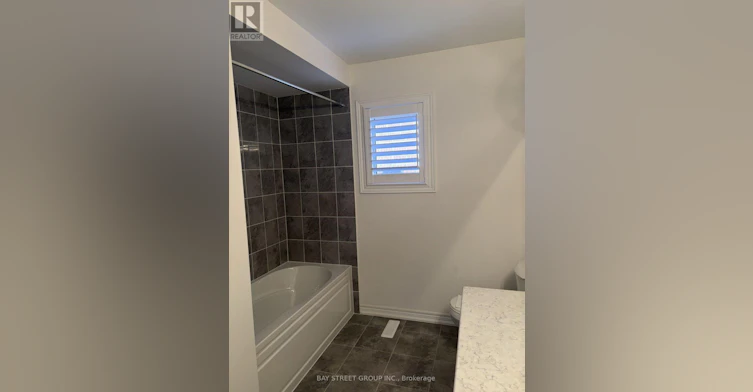 70 Wakefield Boulevard, Essa, ON, L3W 0L9 - 9