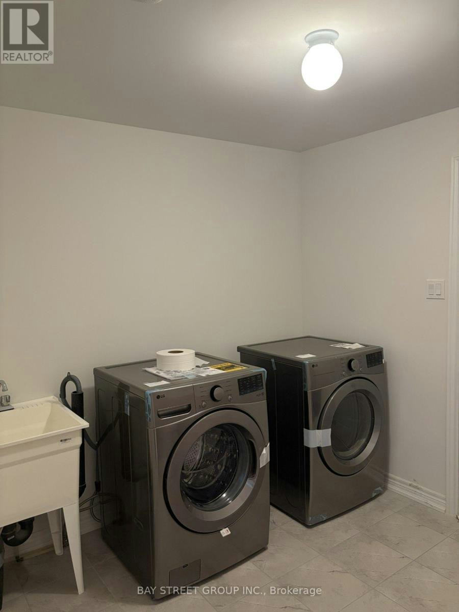 70 Wakefield Boulevard, Essa, ON, L3W 0L9 - 8