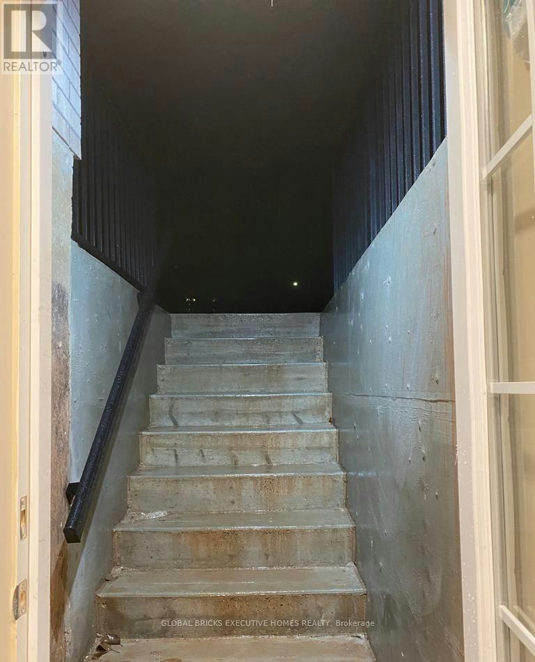 LOWER-5825 Fieldon Road, Mississauga, ON, L5M 5K1 - 10