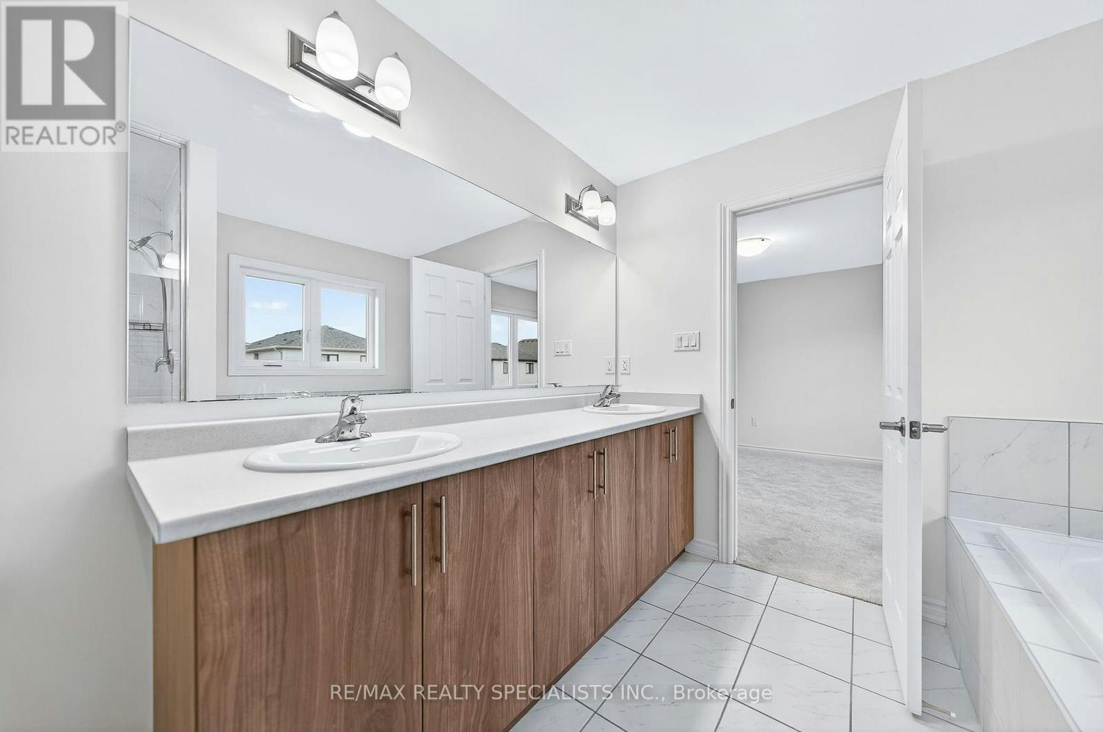 27 Harpin Way W, Centre Wellington, ON, N1M 0H8 - 36