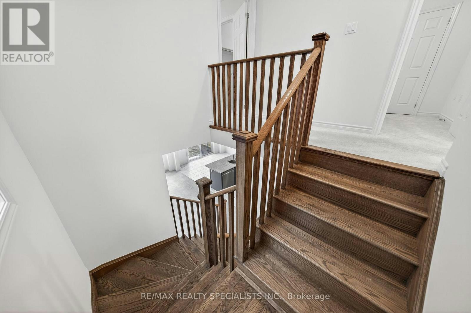 27 Harpin Way W, Centre Wellington, ON, N1M 0H8 - 27