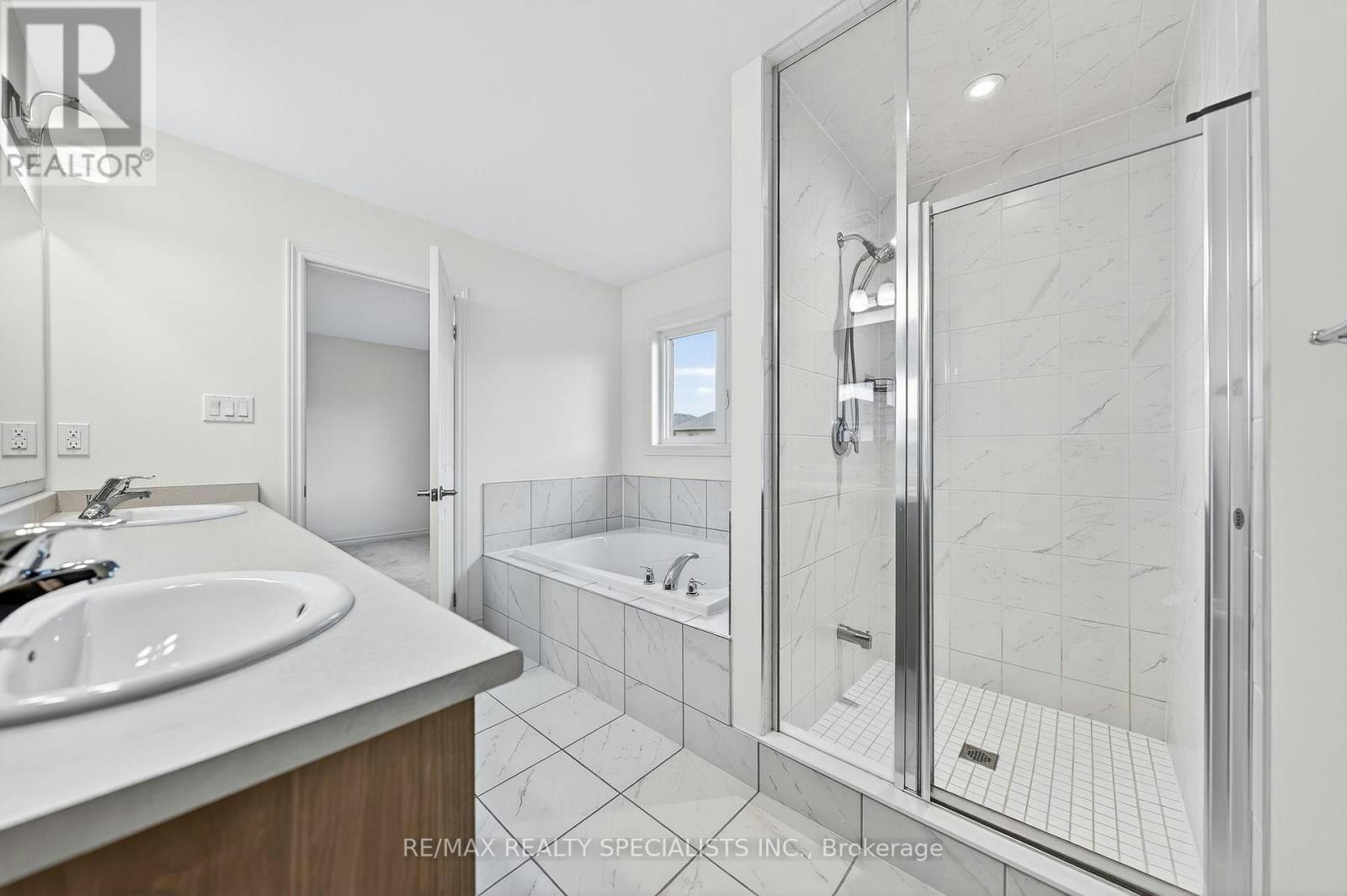 27 Harpin Way W, Centre Wellington, ON, N1M 0H8 - 34