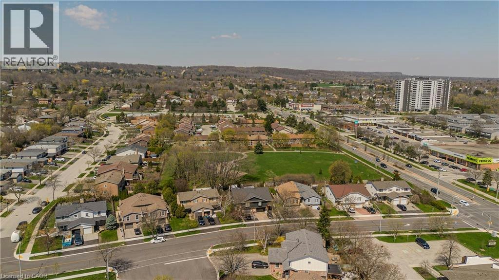 1402 Almonte Drive, Burlington, ON, L7P 0V8