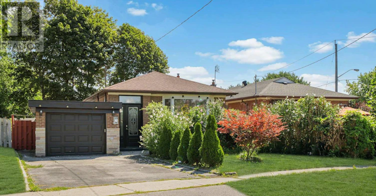 17 Barlow Road, Toronto, ON, M1G 2B5
