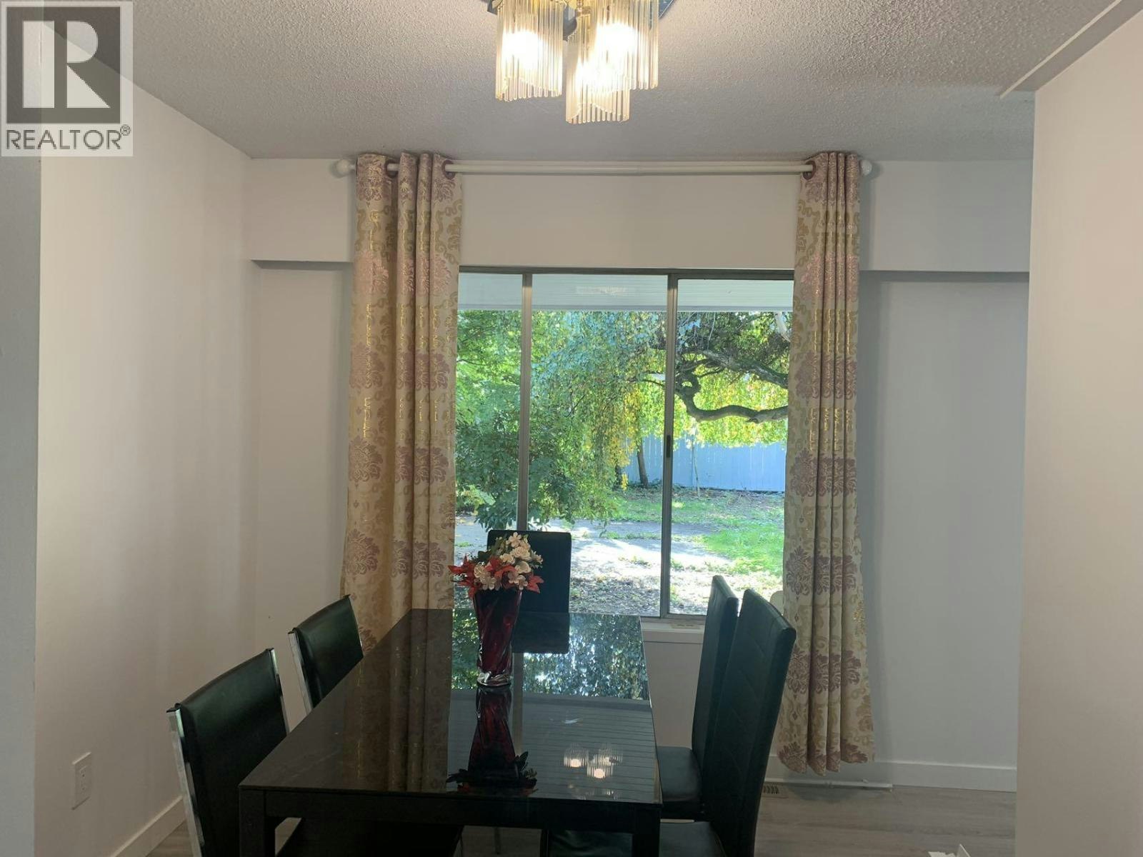 Upper/Downstair-8540 Rosemary Avenue, Richmond, BC, V7A 2K9 - 14