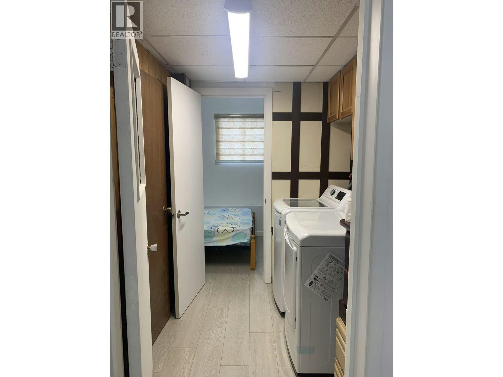 Upper/Downstair-8540 Rosemary Avenue, Richmond, BC, V7A 2K9 - 21
