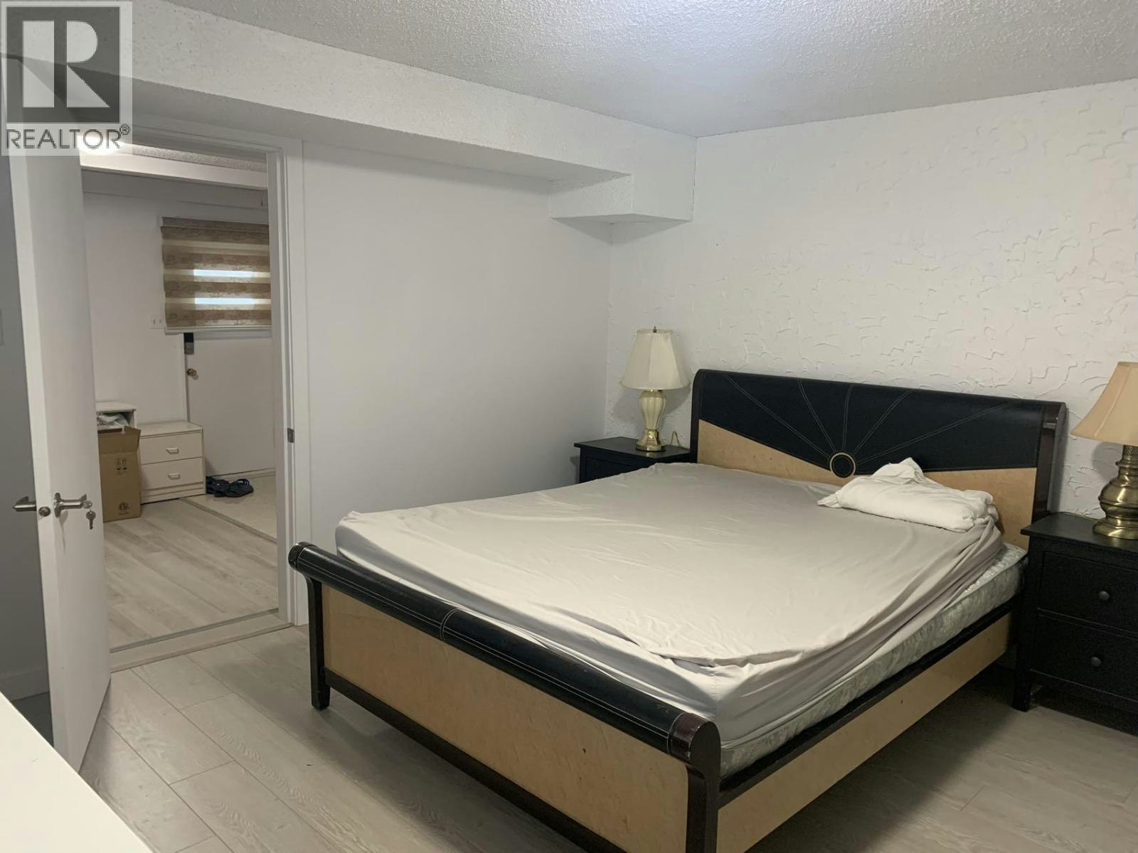 Upper/Downstair-8540 Rosemary Avenue, Richmond, BC, V7A 2K9 - 17