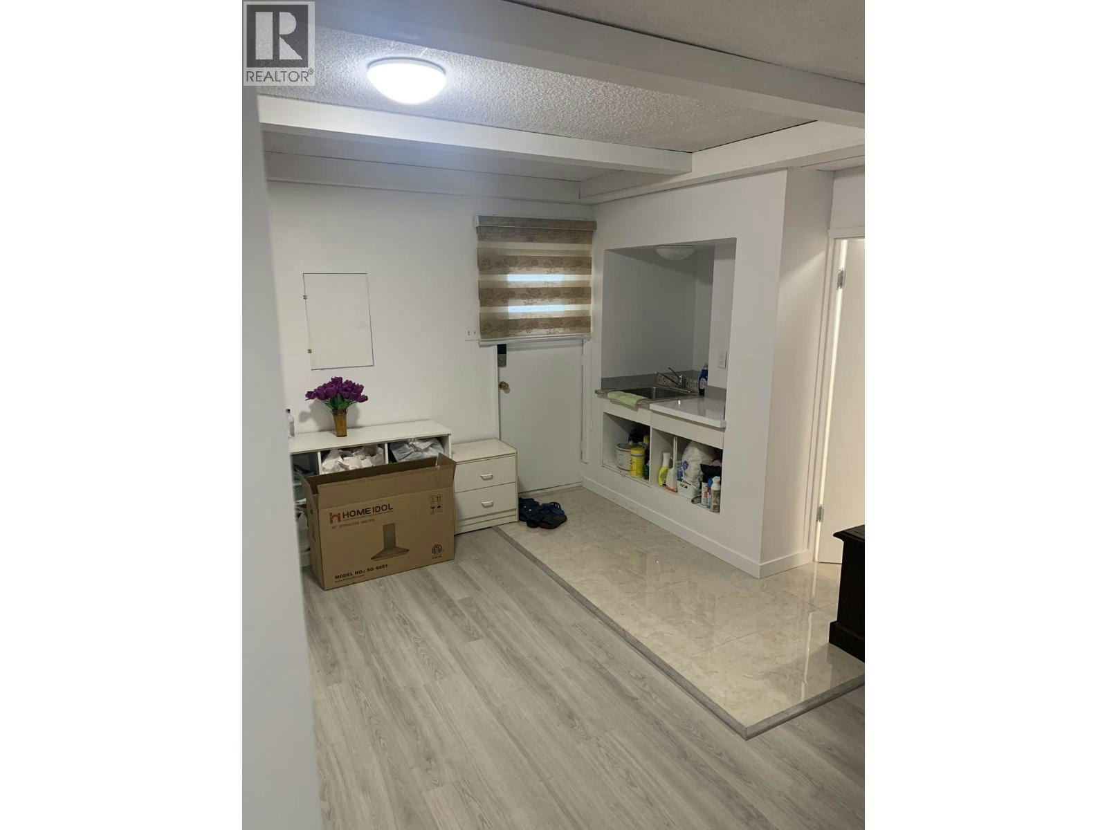 Upper/Downstair-8540 Rosemary Avenue, Richmond, BC, V7A 2K9 - 18