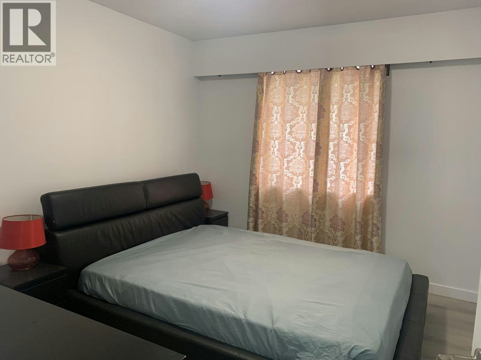 Upper/Downstair-8540 Rosemary Avenue, Richmond, BC, V7A 2K9 - 12