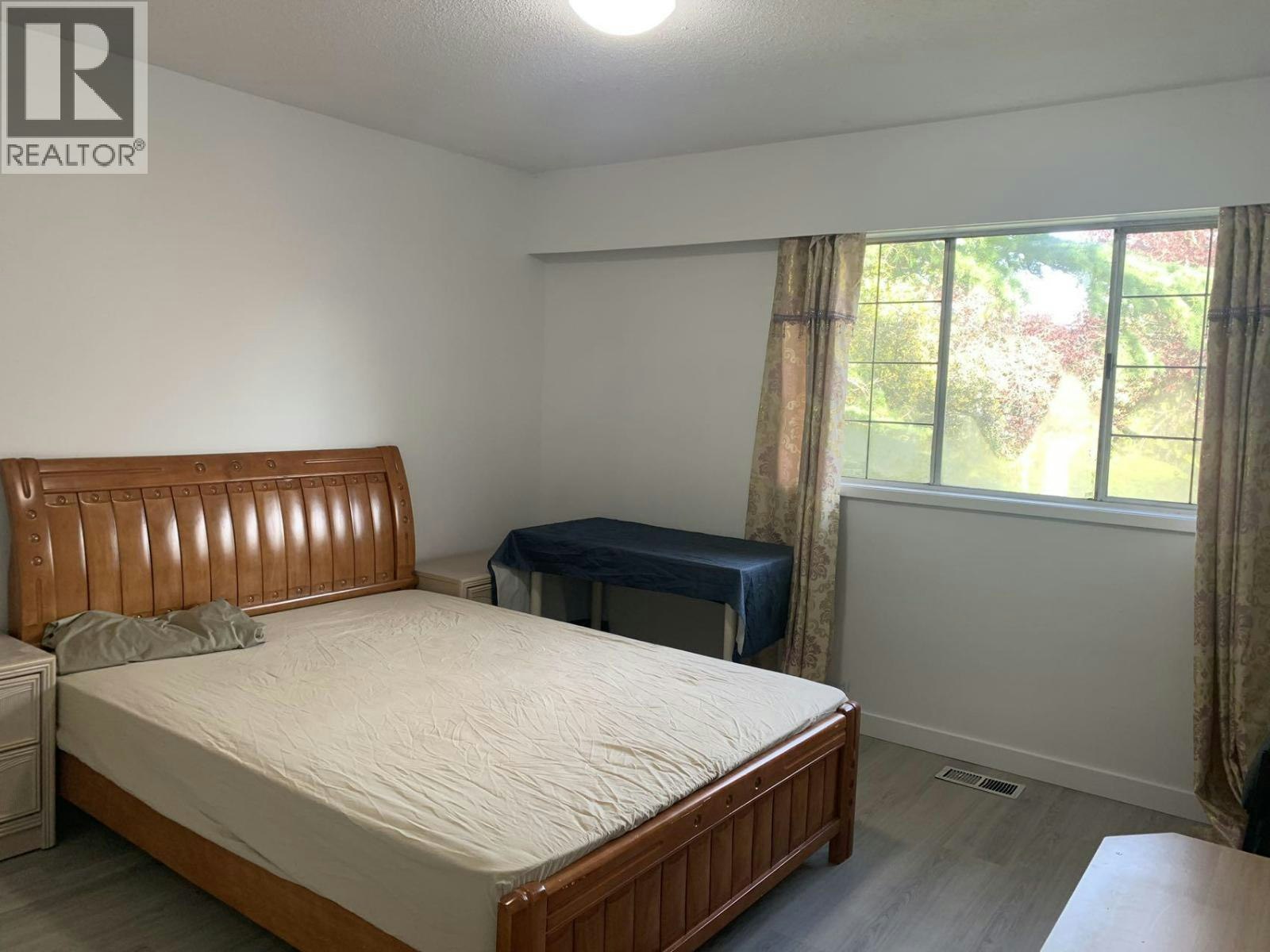 Upper/Downstair-8540 Rosemary Avenue, Richmond, BC, V7A 2K9 - 9
