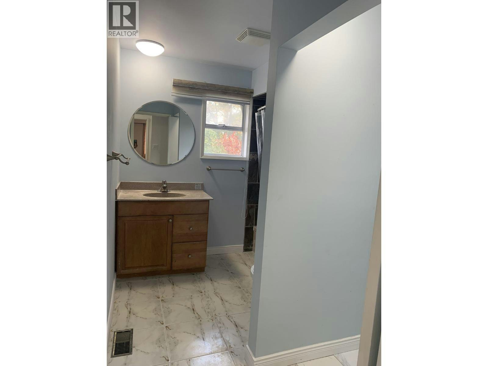 Upper/Downstair-8540 Rosemary Avenue, Richmond, BC, V7A 2K9 - 13