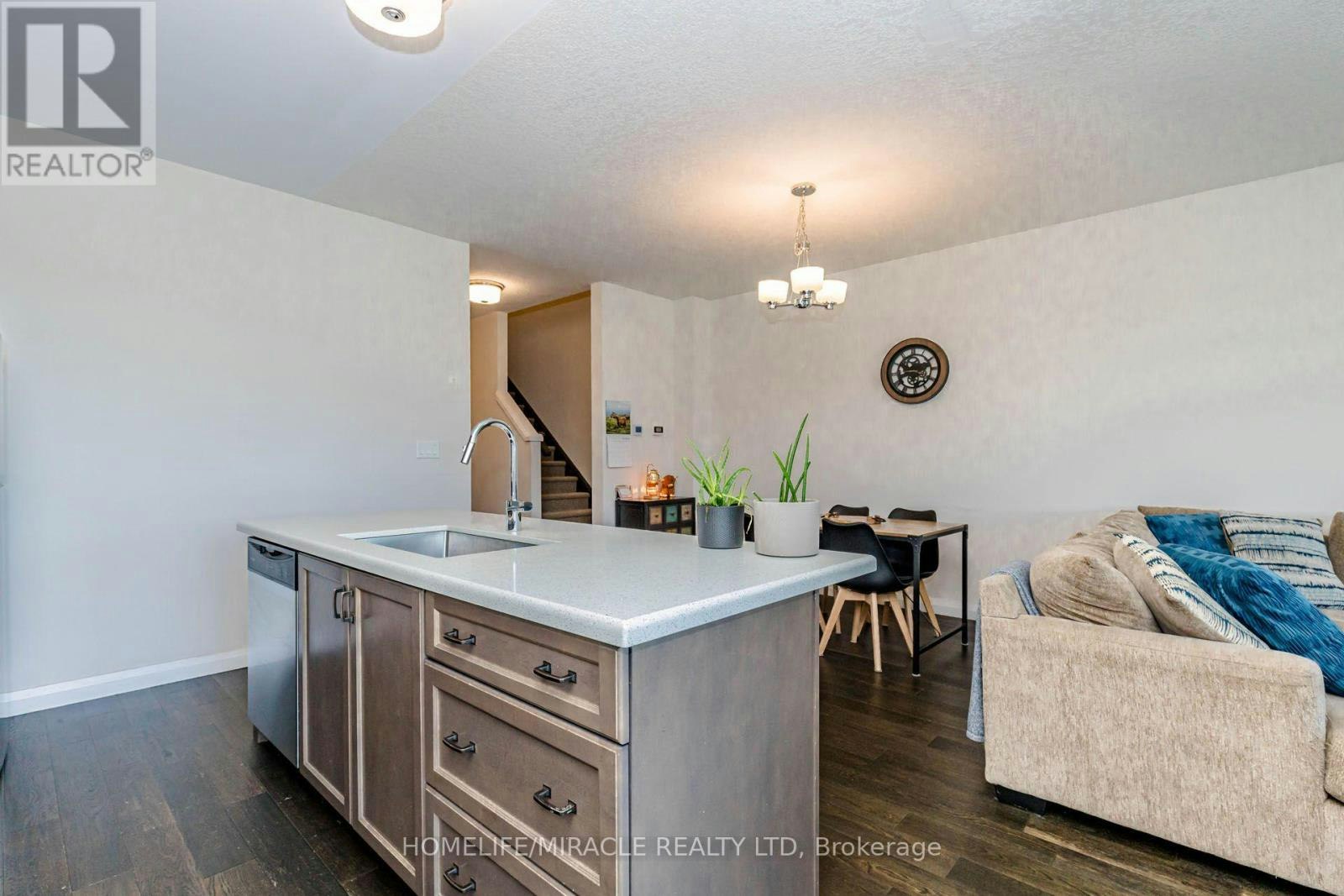 19-35 Midhurst Heights, Hamilton, ON, L8J 0K9 - 19